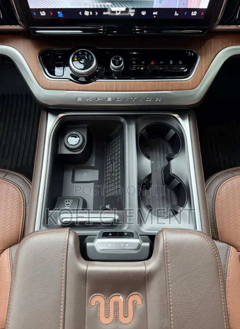 Ford Expedition 2025 Black