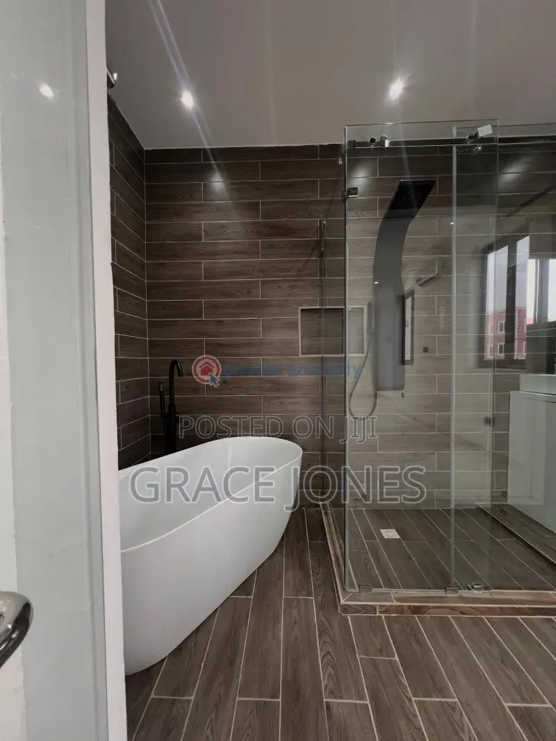 Furnished 3bdrm Apartment in East Legon Ars, A&C Mall Area for rent