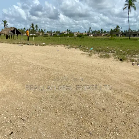 Beachfront Land for Sale in Ada Ocanseykope, Ada Foah