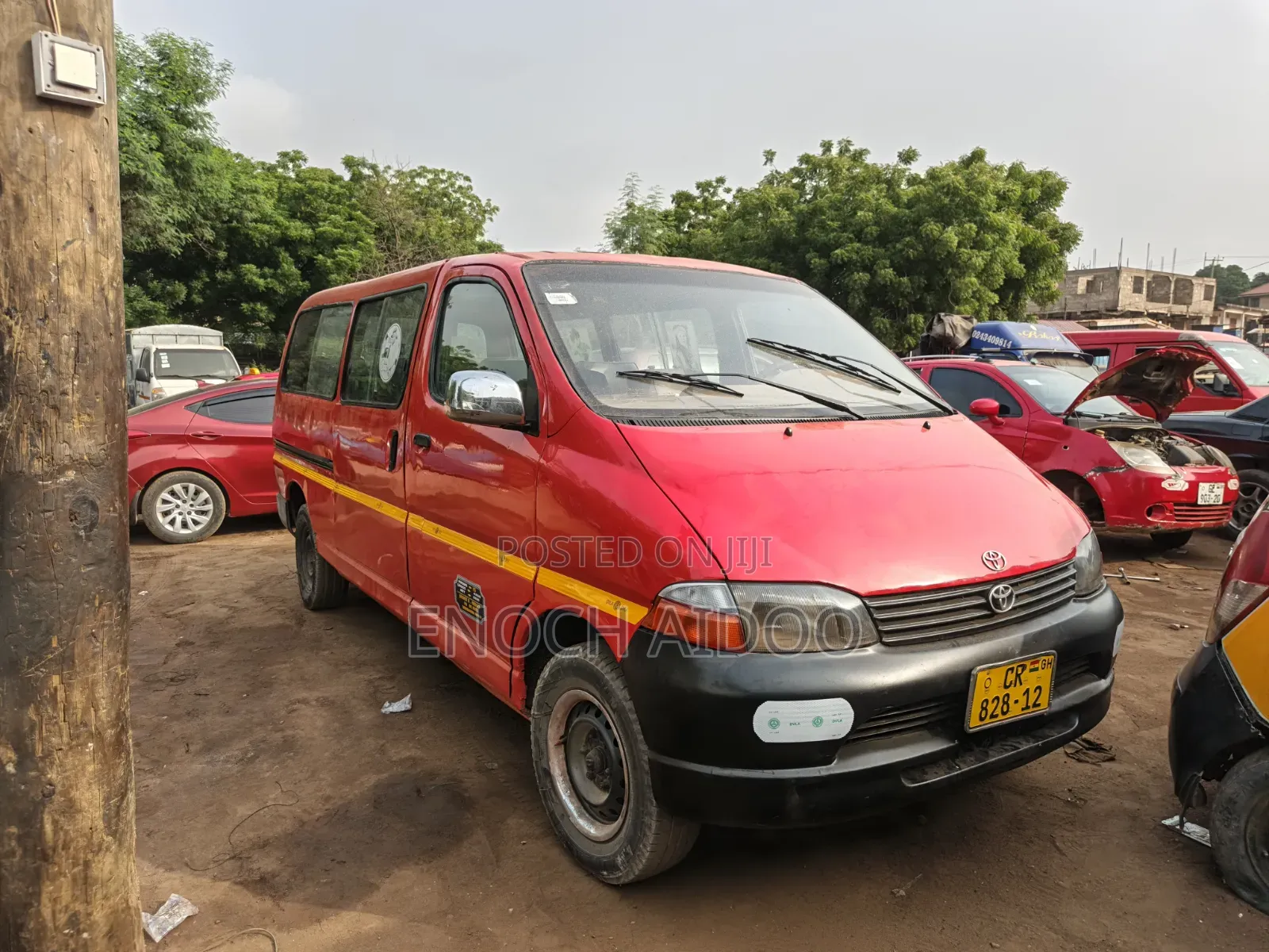 Toyota HiAce 2000 Red