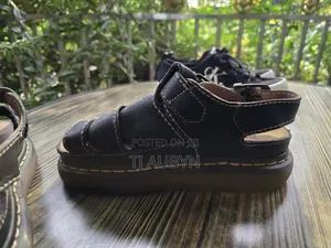 Dr Martens S