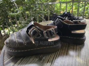 Dr Martens S