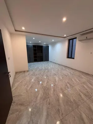 5bdrm Duplex in Ebenard Properties, American House for rent