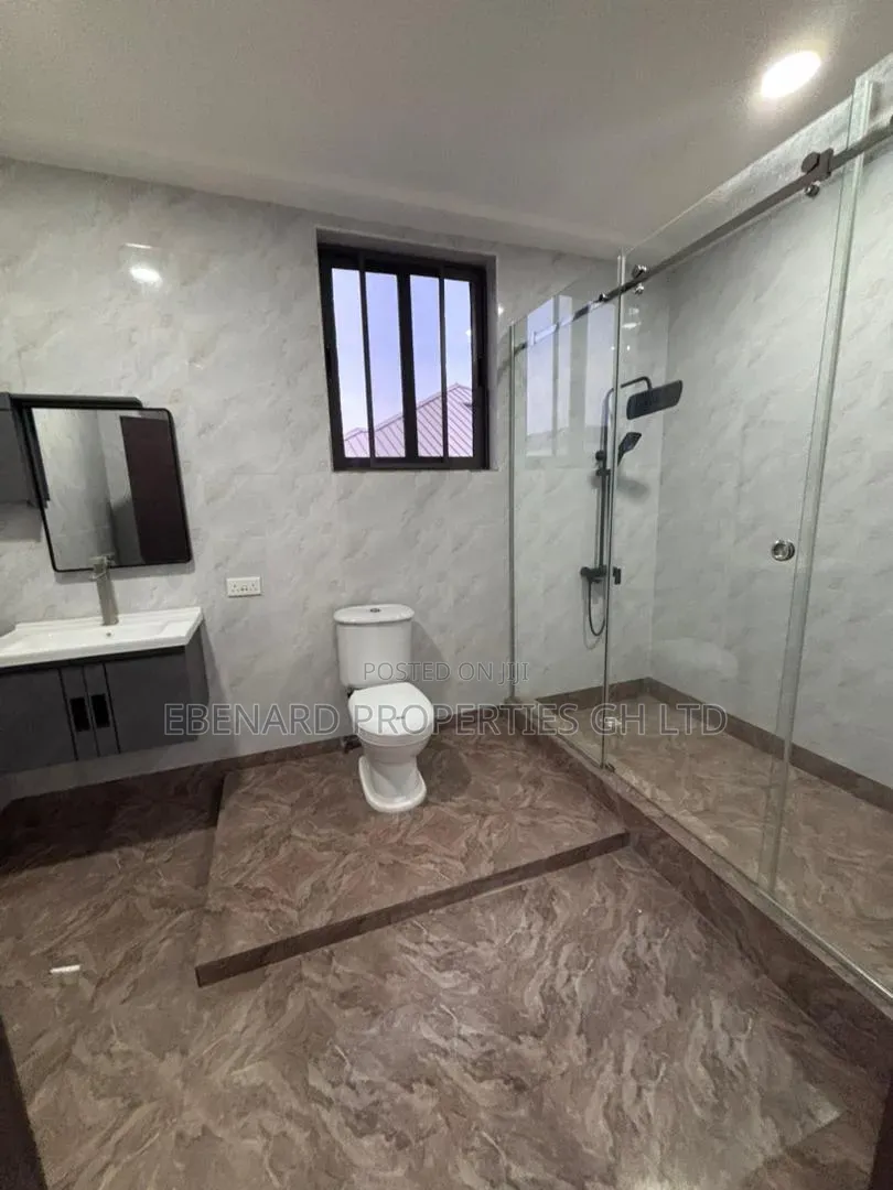 5bdrm Duplex in Ebenard Properties, American House for rent
