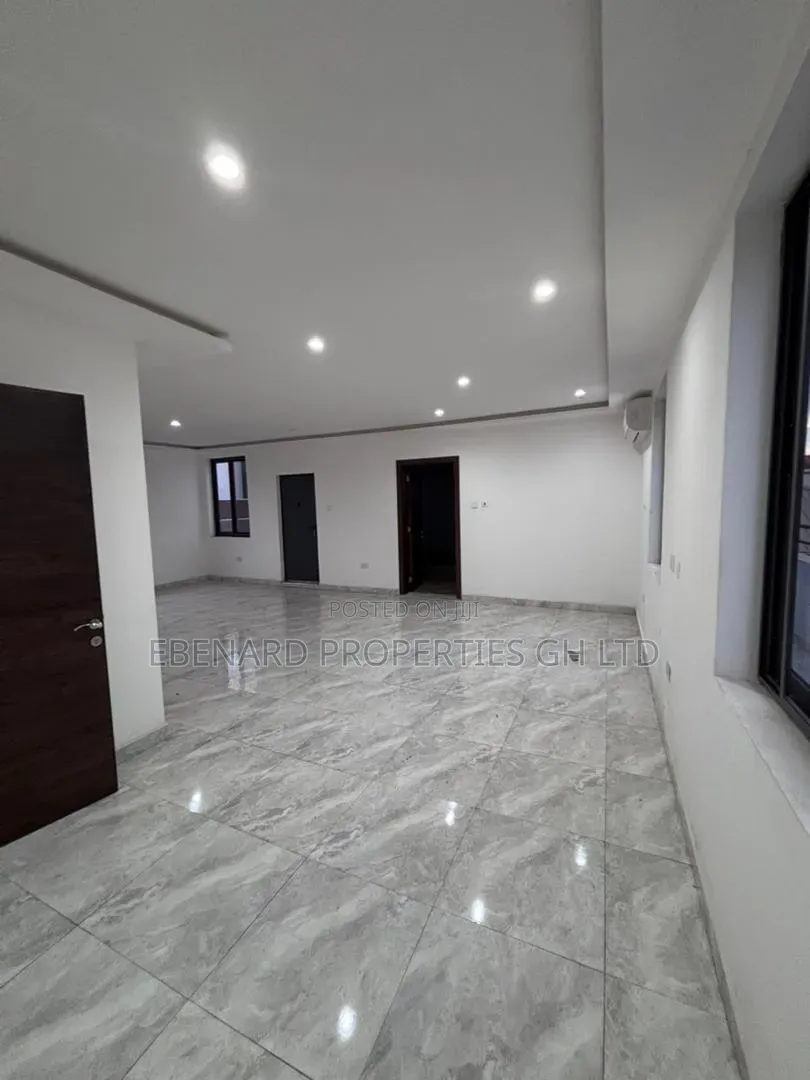 5bdrm Duplex in Ebenard Properties, American House for rent
