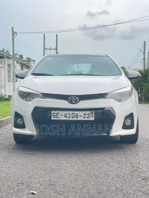 Toyota Corolla SE Special Edition 4dr Sedan (1.8L 4cyl CVT) 2017 White