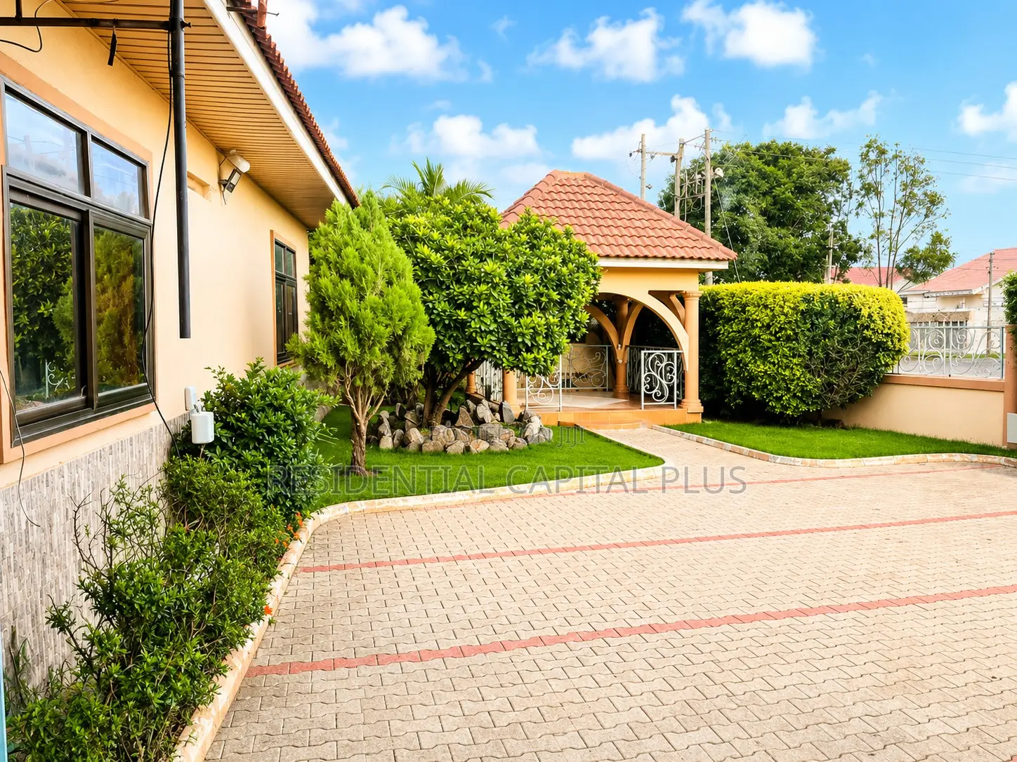 3bdrm House in Spintex -Community for sale