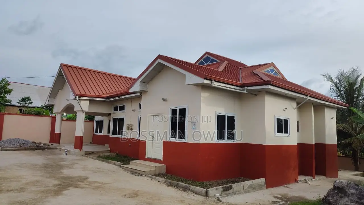 5bdrm House in A New House In, Atwima Nwabiagya for rent