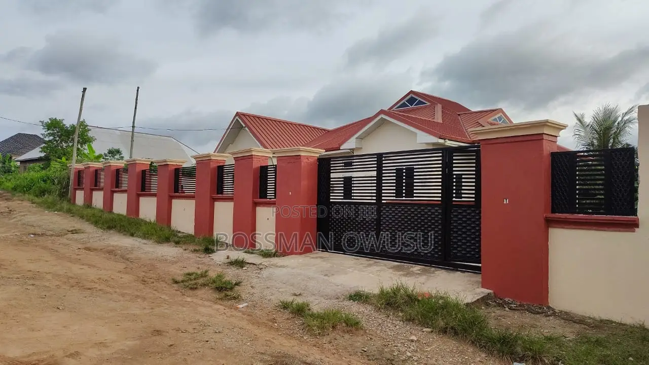 5bdrm House in A New House In, Atwima Nwabiagya for rent