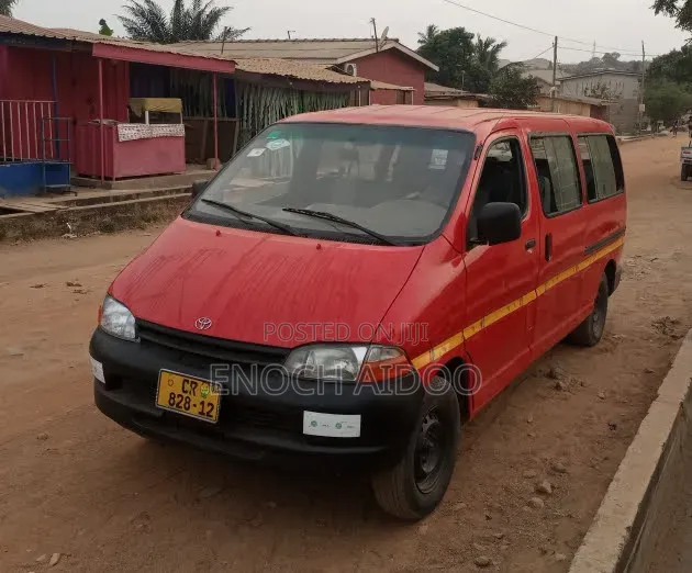 Toyota HiAce 2000 Red