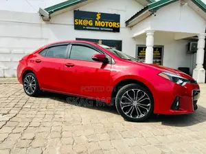 Toyota Corolla LE Premium 4dr Sedan (1.8L 4cyl CVT) 2016 Red