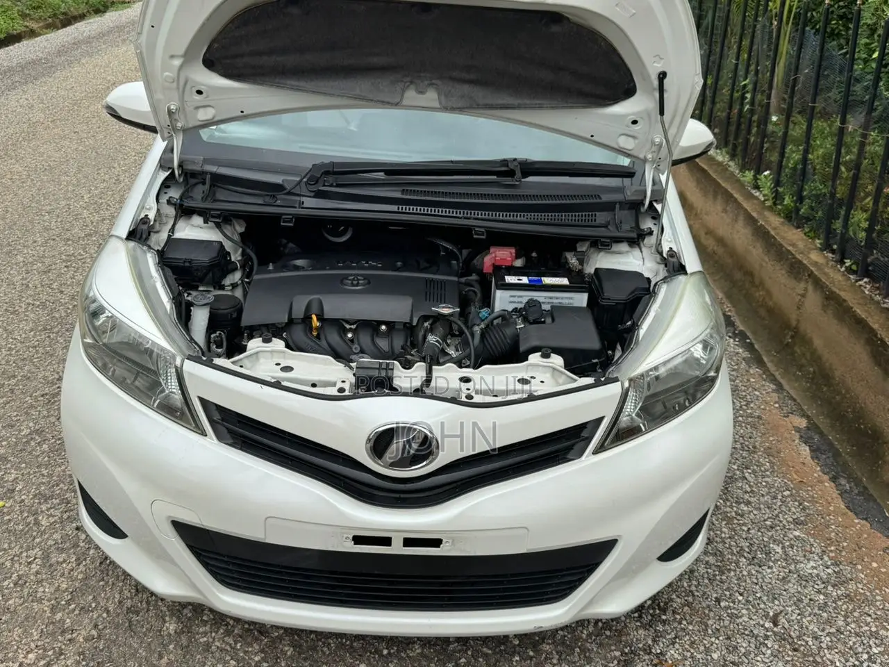 Toyota Vitz 1.5 FWD 3dr 2012 White