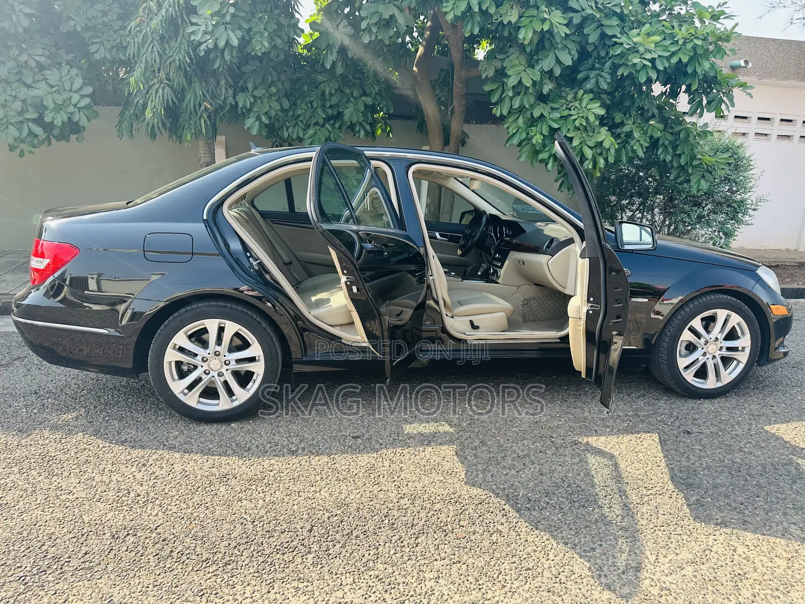 Mercedes-Benz C250 2013 Black