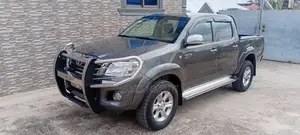 Toyota Hilux 3.0 D-4D 4x4 2013 Gray