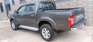 Toyota Hilux 3.0 D-4D 4x4 2013 Gray