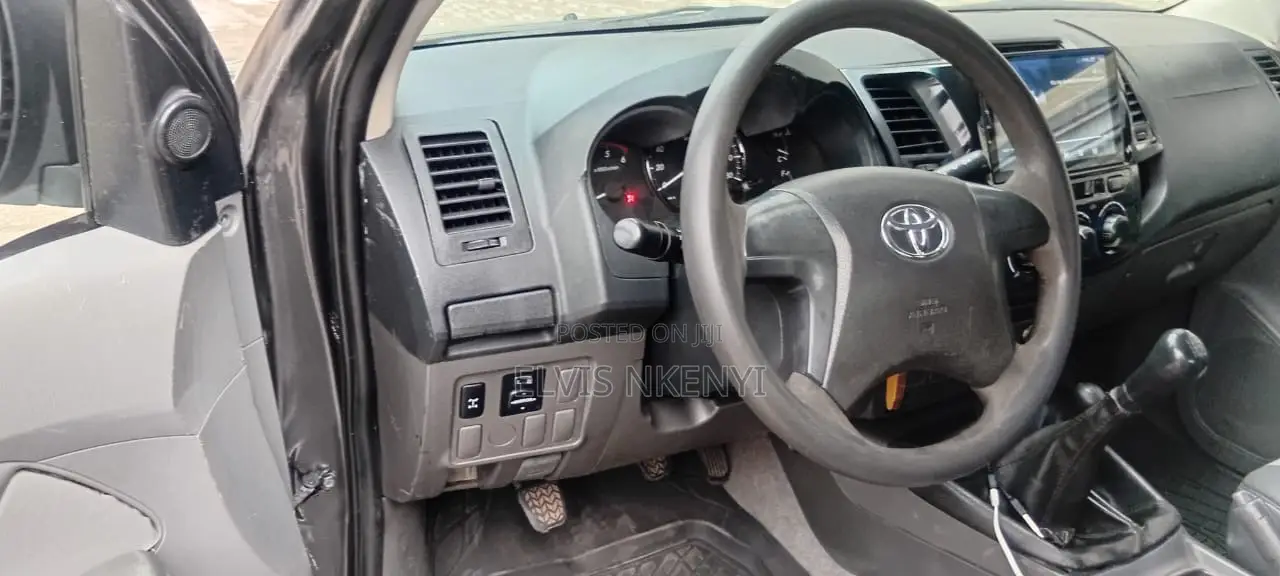 Toyota Hilux 3.0 D-4D 4x4 2013 Gray