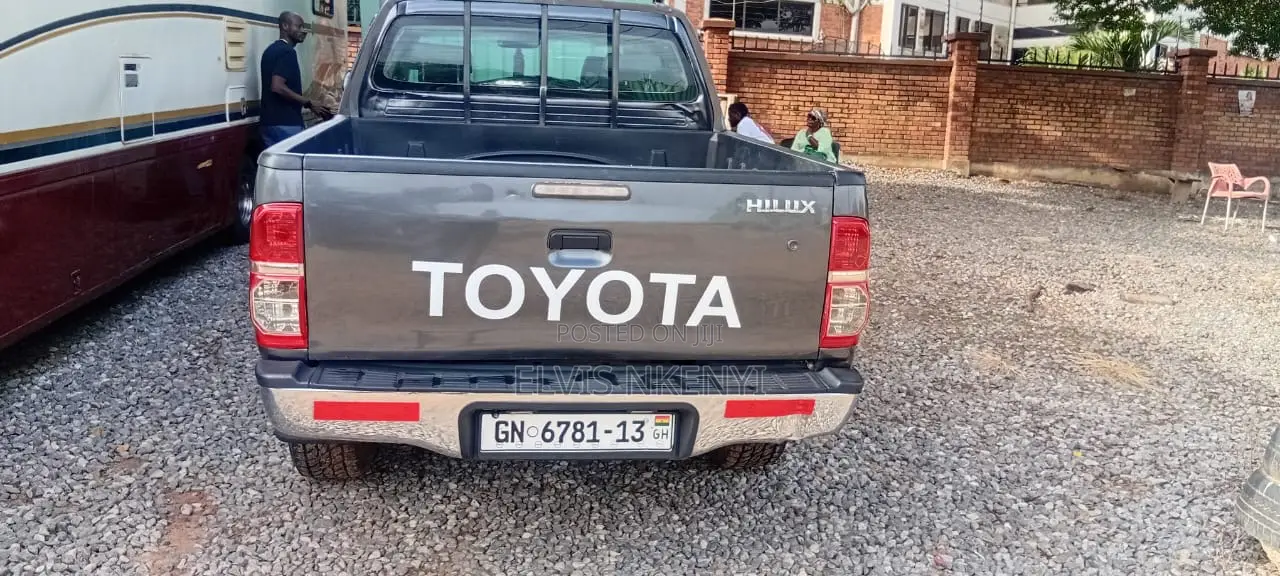 Toyota Hilux 3.0 D-4D 4x4 2013 Gray