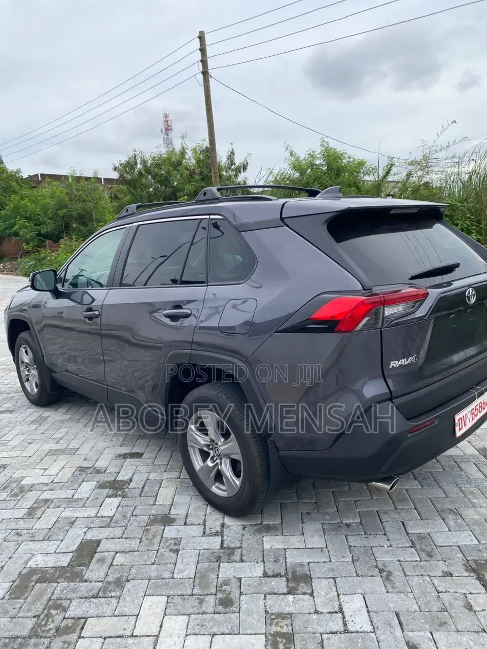 Toyota RAV4 XLE 2025 Gray