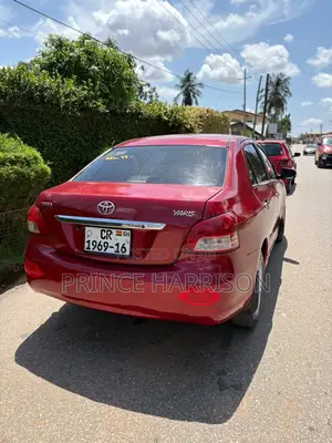 Toyota Yaris Base Sedan 4dr 2010 Red