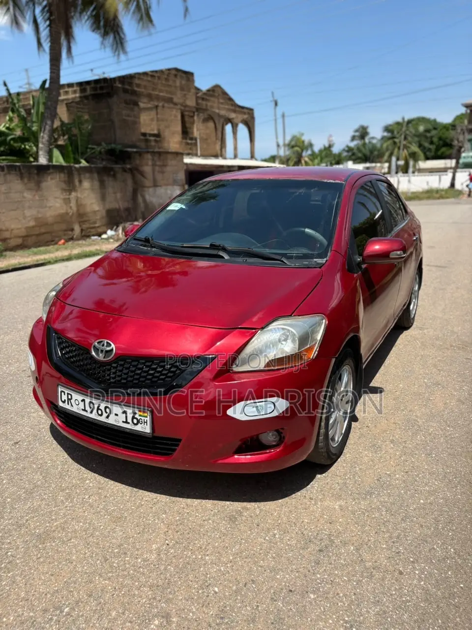 Toyota Yaris Base Sedan 4dr 2010 Red