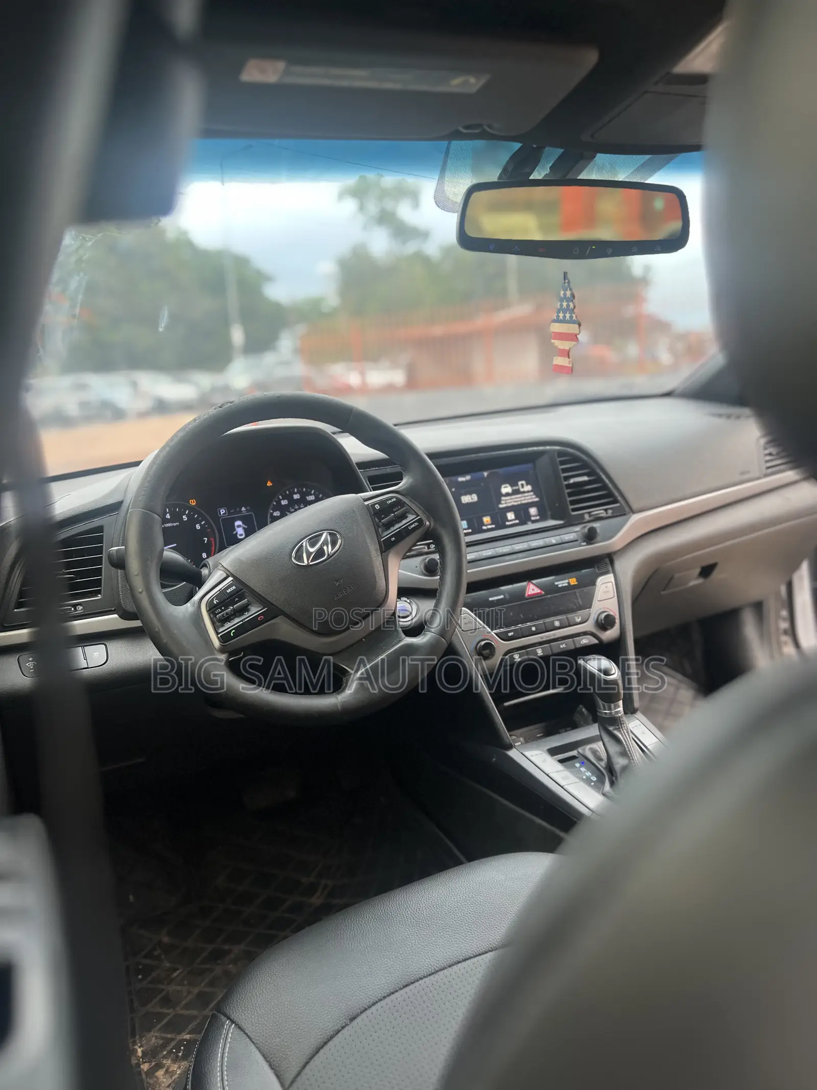 Hyundai Elantra SE Sedan FWD (2.0L 4cyl 6M) 2017 White