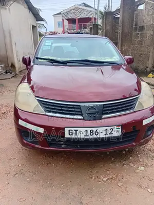 Nissan Versa 1.8 SL Sedan 2010 Red