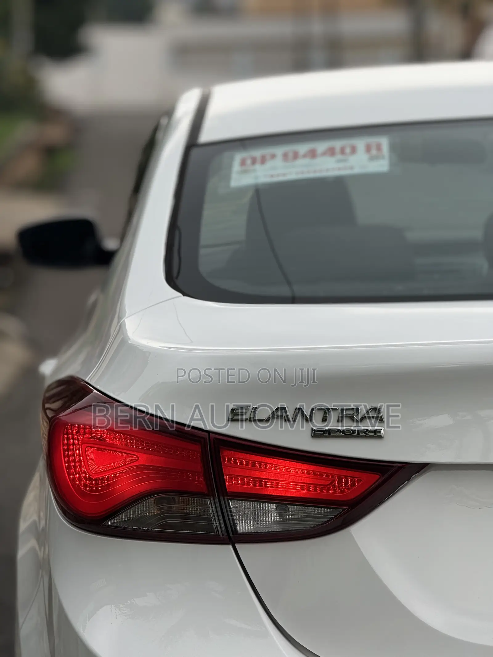 Hyundai Elantra Sport Sedan FWD (2.0L 4cyl 6A) 2016 White