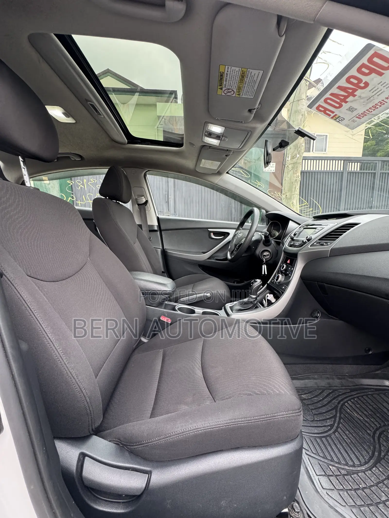 Hyundai Elantra Sport Sedan FWD (2.0L 4cyl 6A) 2016 White