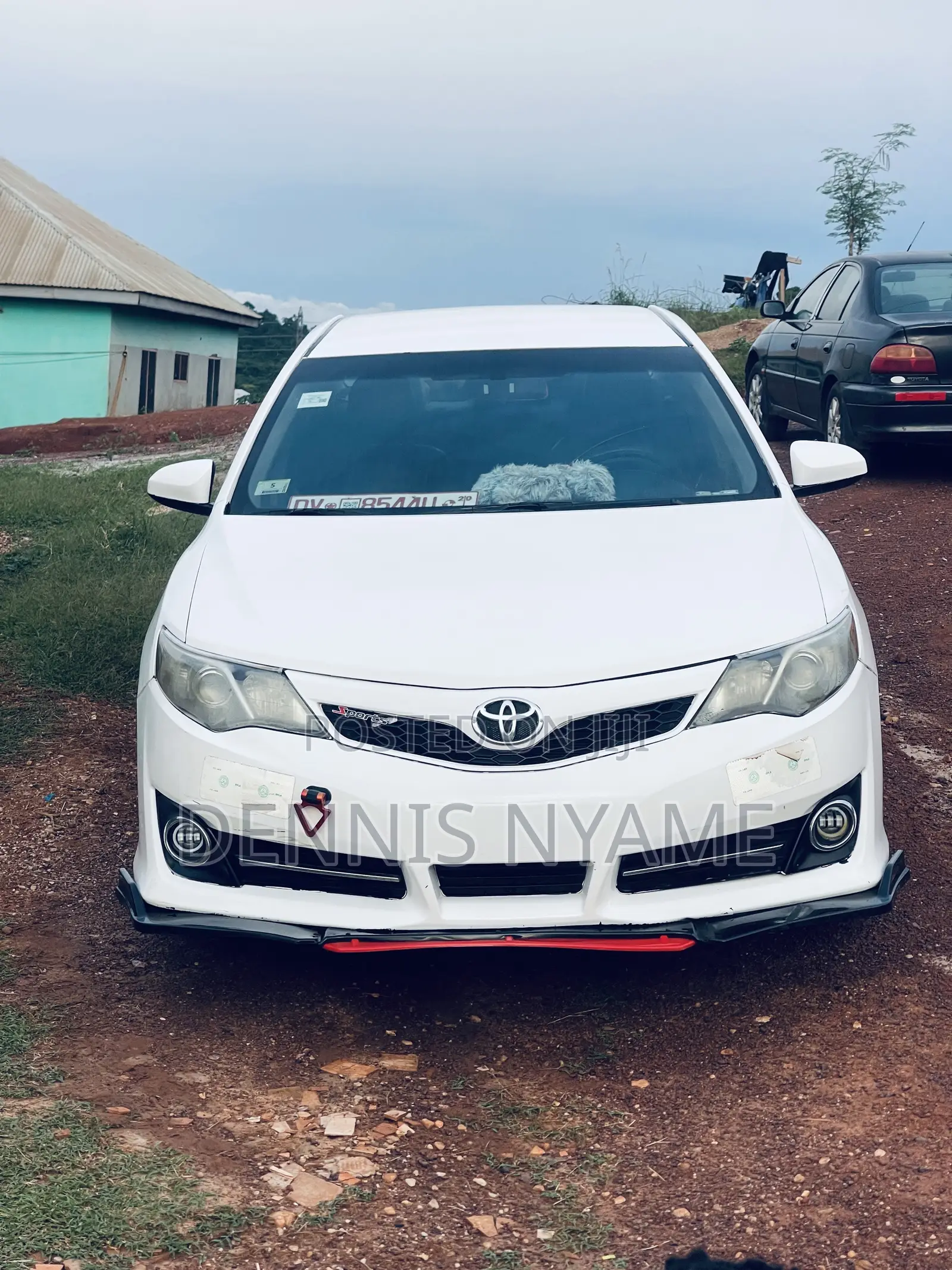 Toyota Camry LE 4dr Sedan w/Prod. End 11/13 (2.5L 4cyl 6A) 2014 White