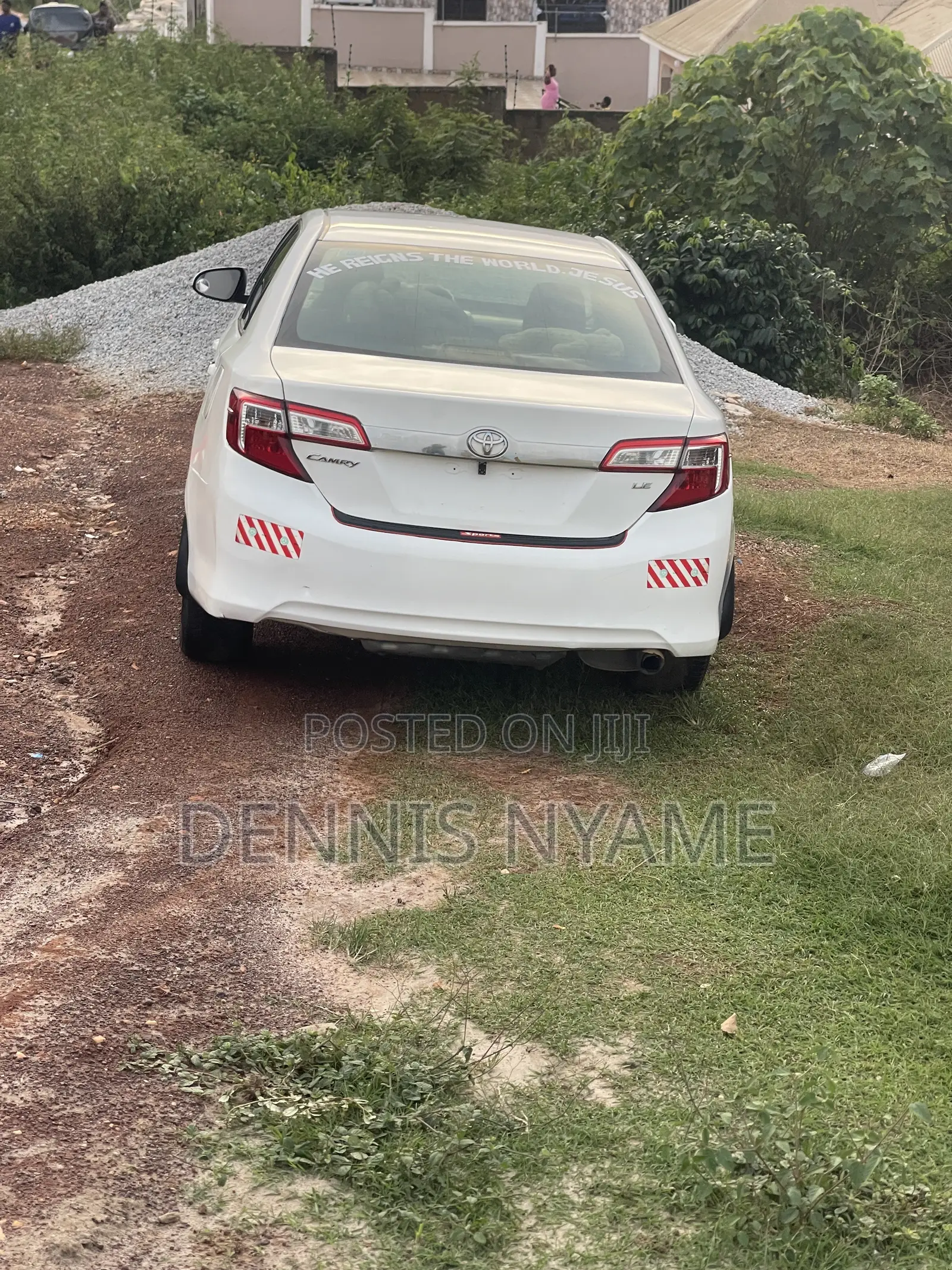 Toyota Camry LE 4dr Sedan w/Prod. End 11/13 (2.5L 4cyl 6A) 2014 White
