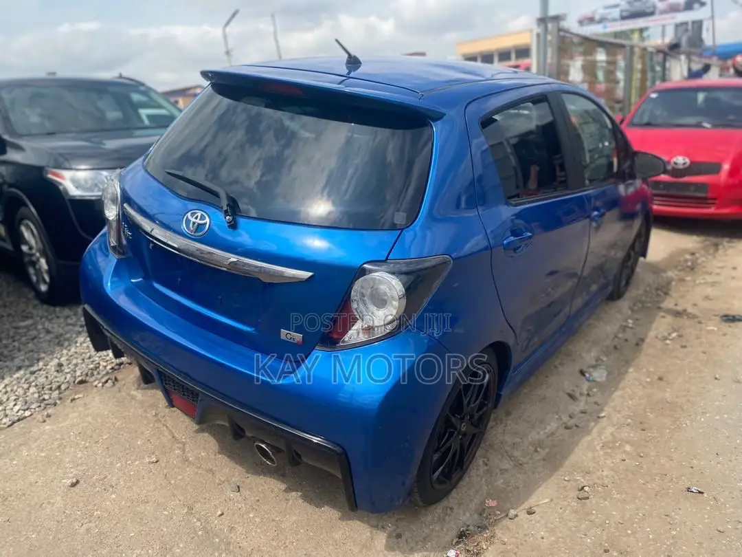 Toyota Vitz 1.5 FWD 5dr 2013 Blue
