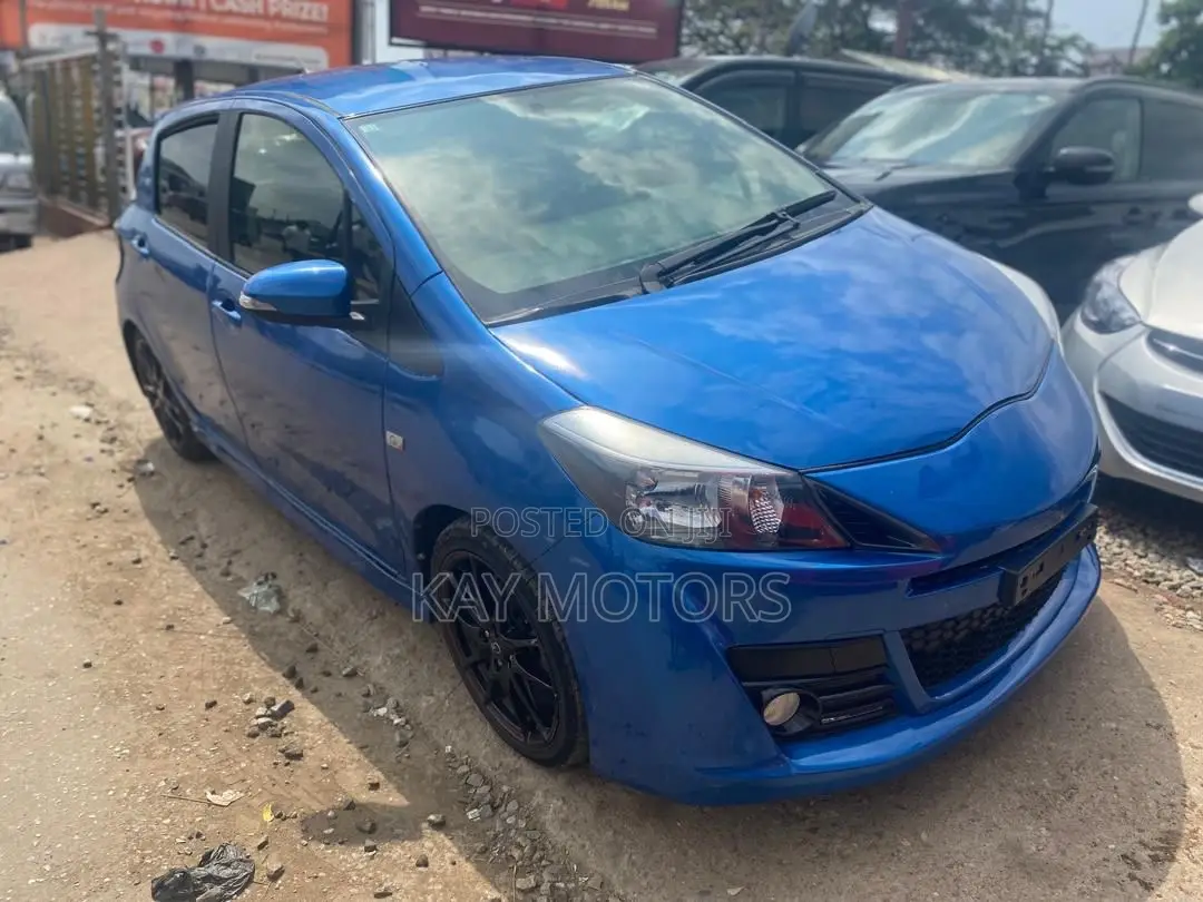 Toyota Vitz 1.5 FWD 5dr 2013 Blue