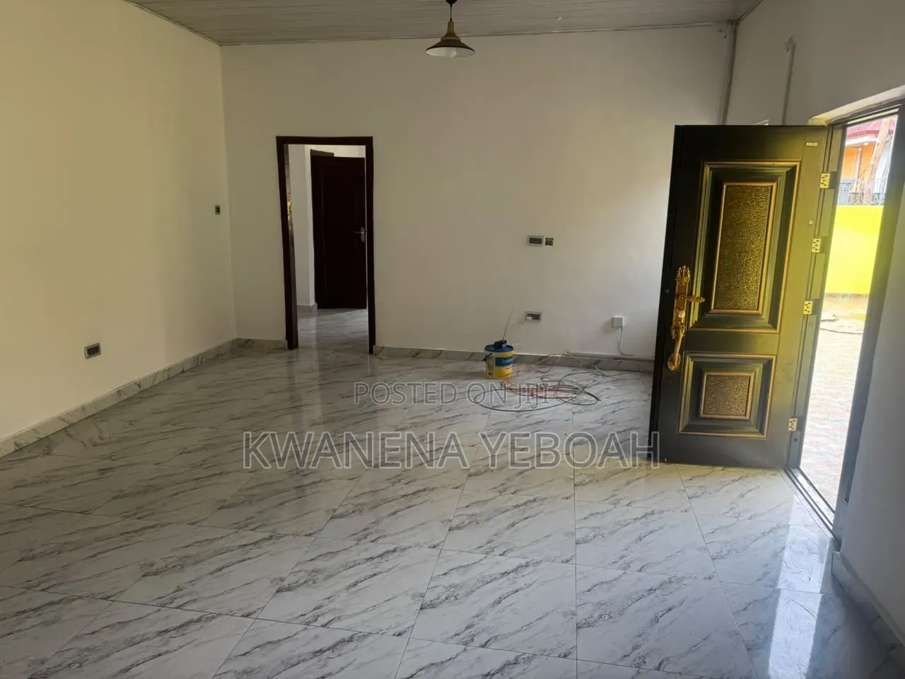 4bdrm House in The Mall for rent
