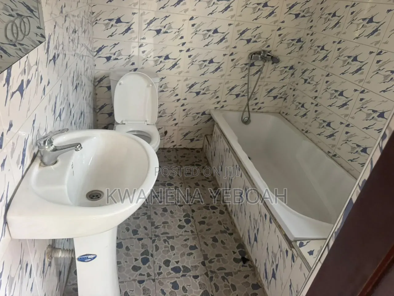 4bdrm House in The Mall for rent