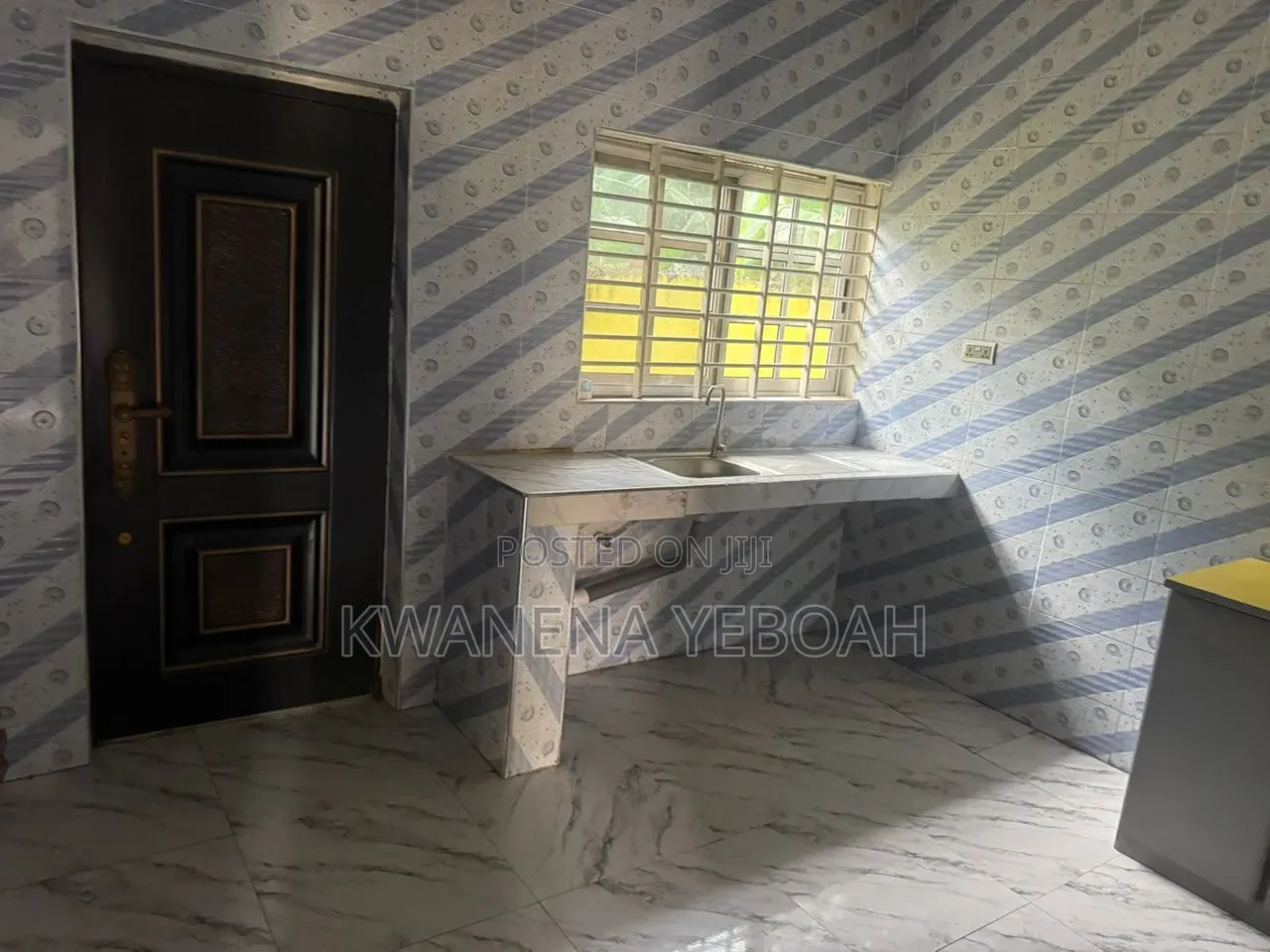 4bdrm House in The Mall for rent
