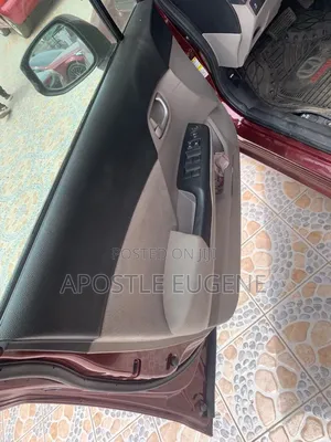 Honda Civic LX 4dr Sedan (1.8L 4cyl CVT) 2014 Red