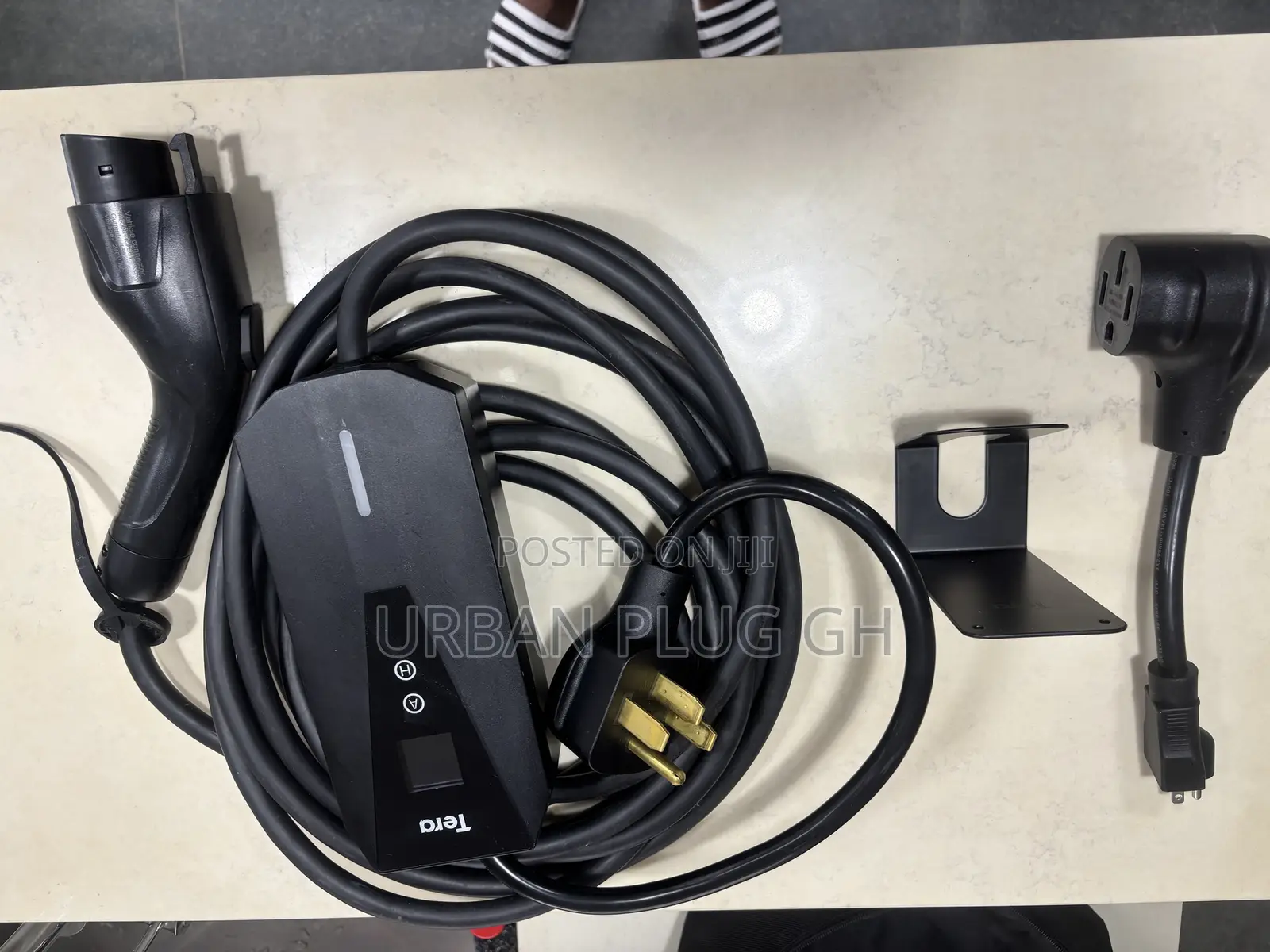 16a 240v Level 1 2 Black Portable Ev Charger P02 for Sae J1772
