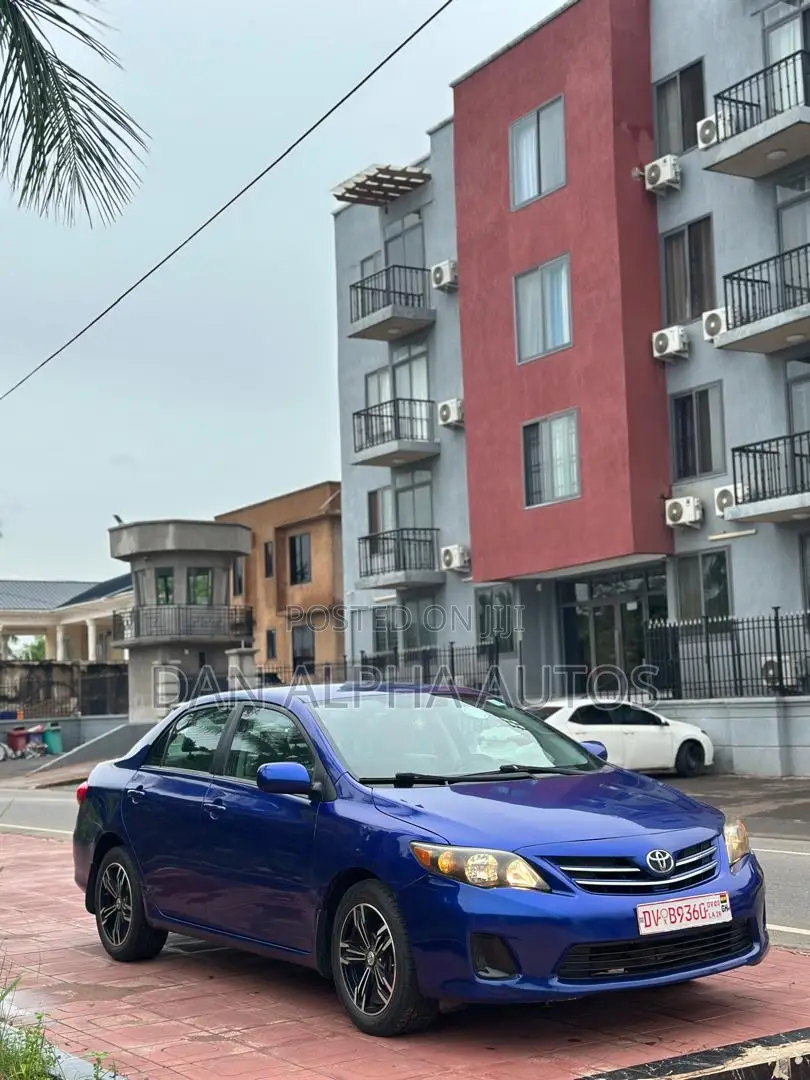Toyota Corolla LE 4dr Sedan (1.8L 4cyl 4A) 2013 Blue