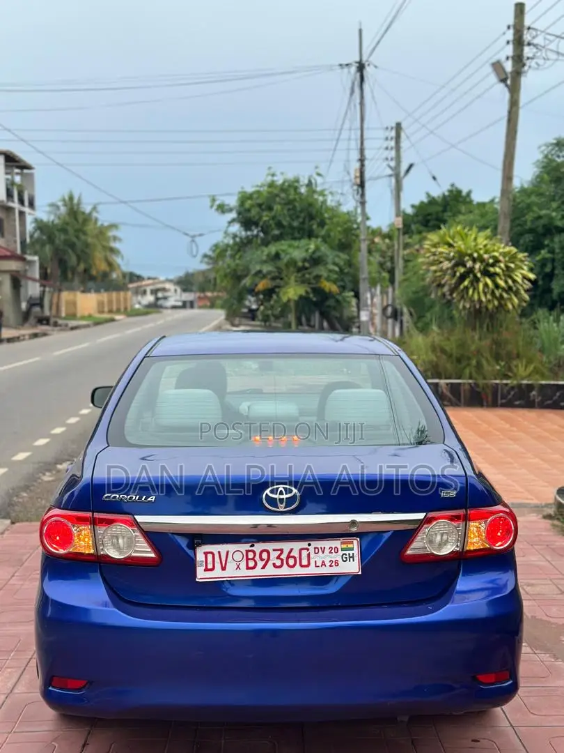 Toyota Corolla LE 4dr Sedan (1.8L 4cyl 4A) 2013 Blue
