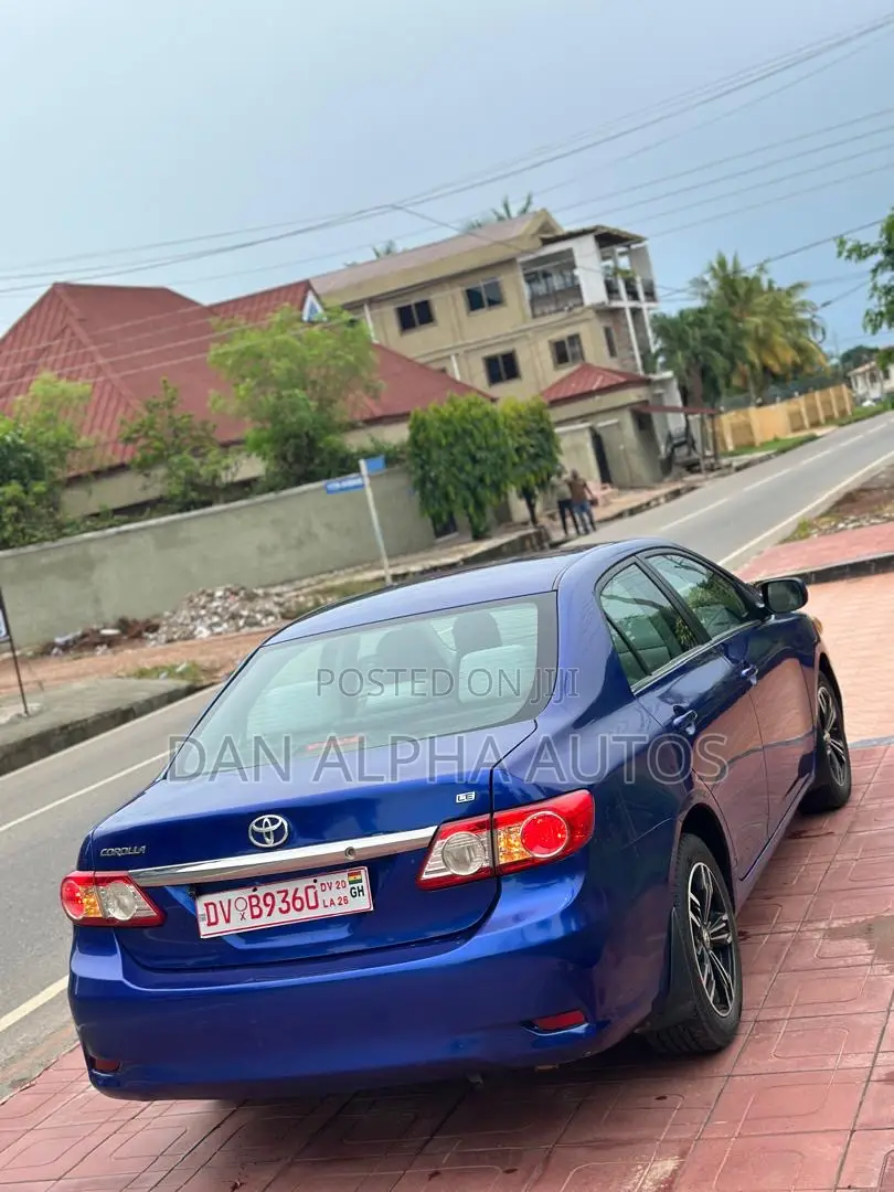 Toyota Corolla LE 4dr Sedan (1.8L 4cyl 4A) 2013 Blue