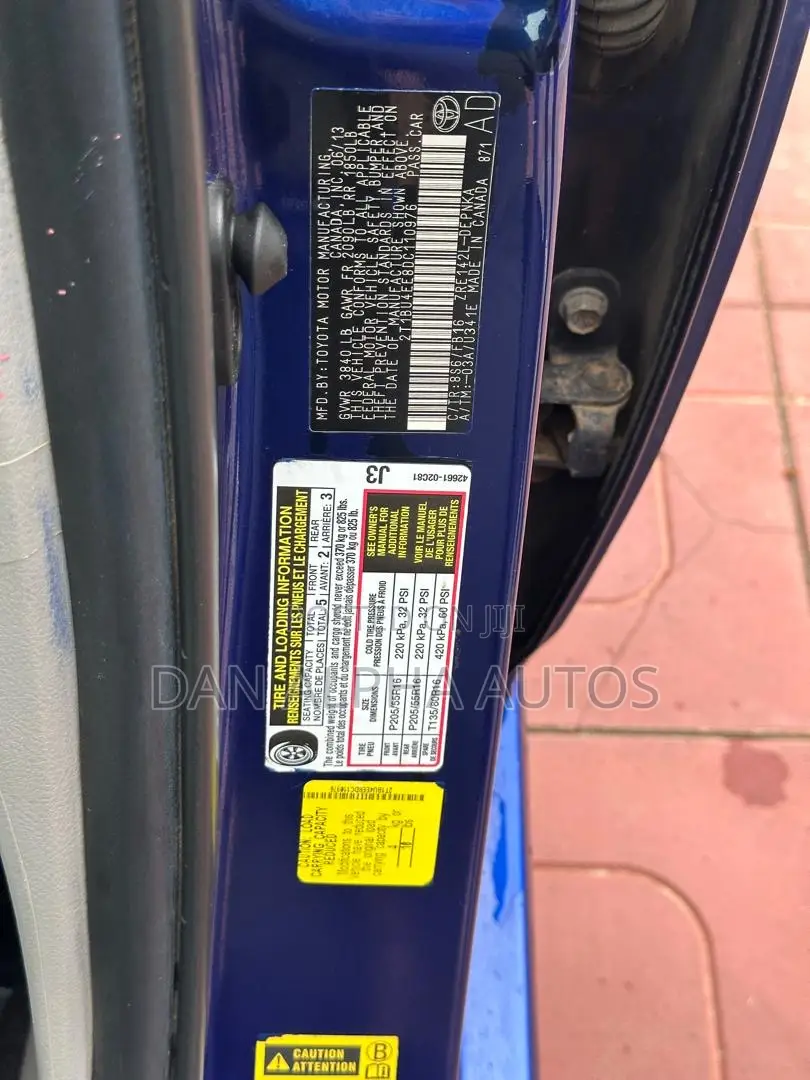 Toyota Corolla LE 4dr Sedan (1.8L 4cyl 4A) 2013 Blue