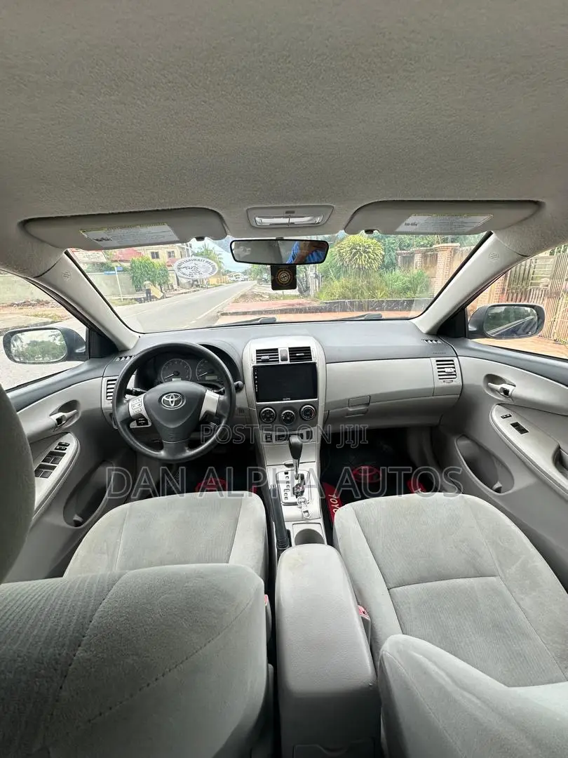 Toyota Corolla LE 4dr Sedan (1.8L 4cyl 4A) 2013 Blue