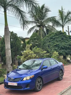 Toyota Corolla LE 4dr Sedan (1.8L 4cyl 4A) 2013 Blue
