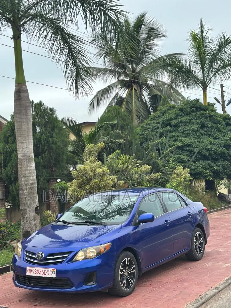 Toyota Corolla LE 4dr Sedan (1.8L 4cyl 4A) 2013 Blue