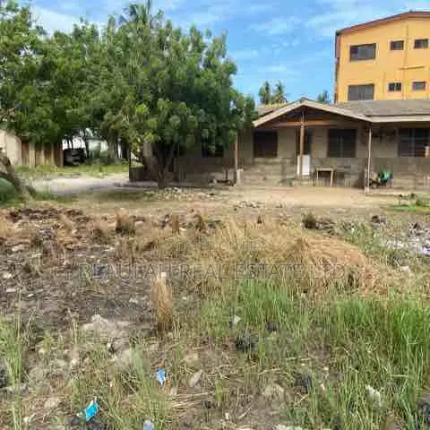 Commercial Property For Sale – Ada Foah (Opposite Ada Foah Market)
