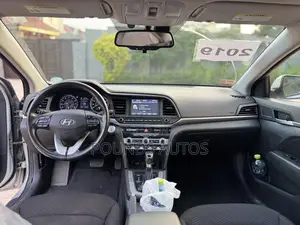 Hyundai Elantra Value Edition 2019 Silver