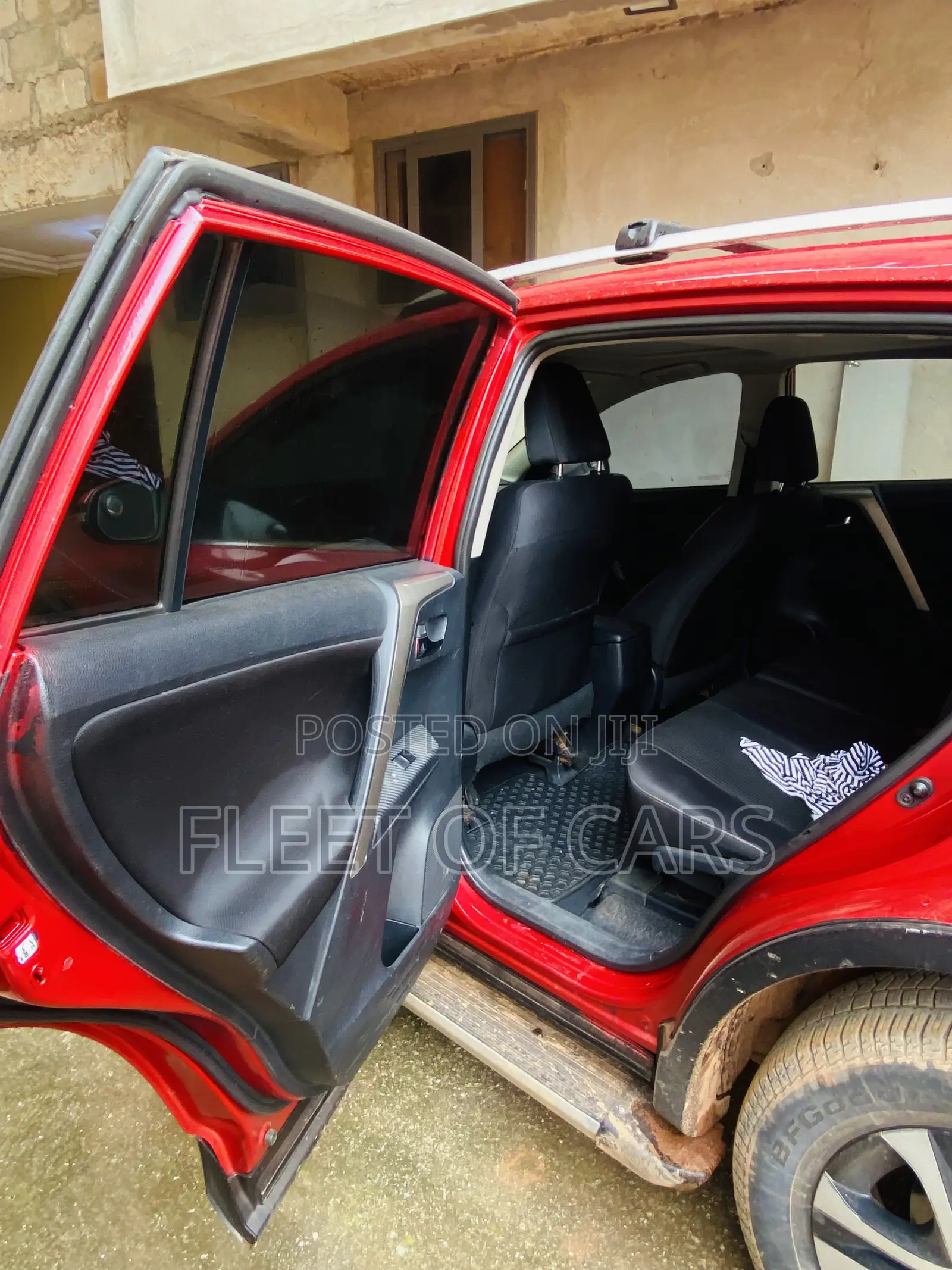 Toyota RAV4 XLE 4dr SUV AWD (2.5L 4cyl 6A) 2014 Red