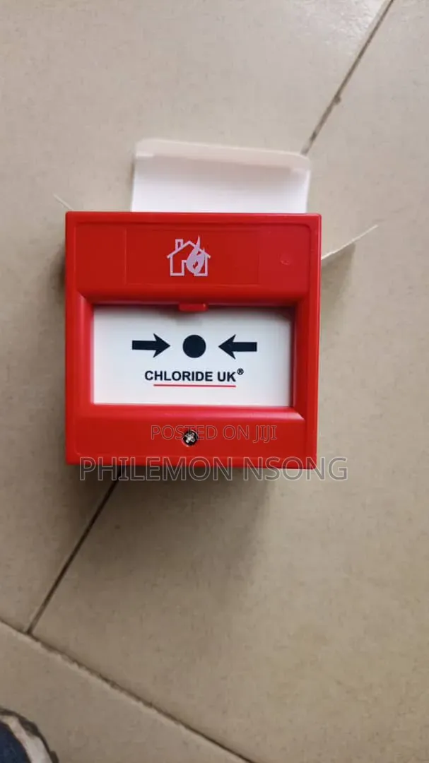 Chloride Uk Conventional Manual Call Point.