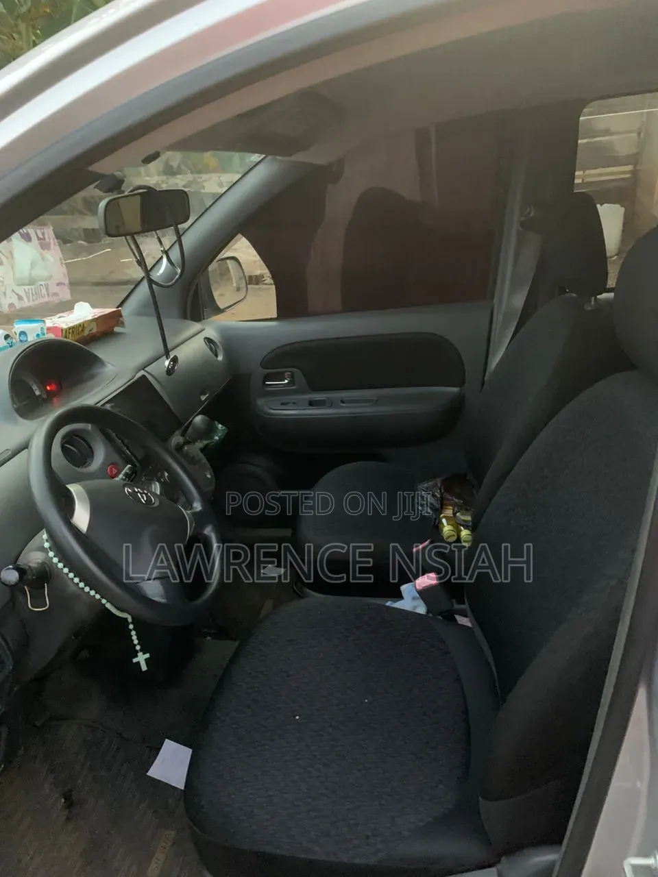 Toyota Sienta 1.5 FWD 2012 Silver