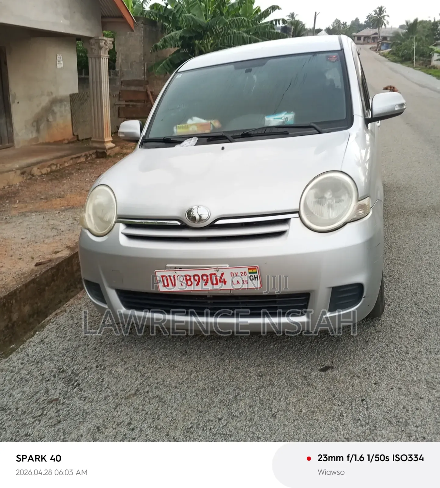 Toyota Sienta 1.5 FWD 2012 Silver